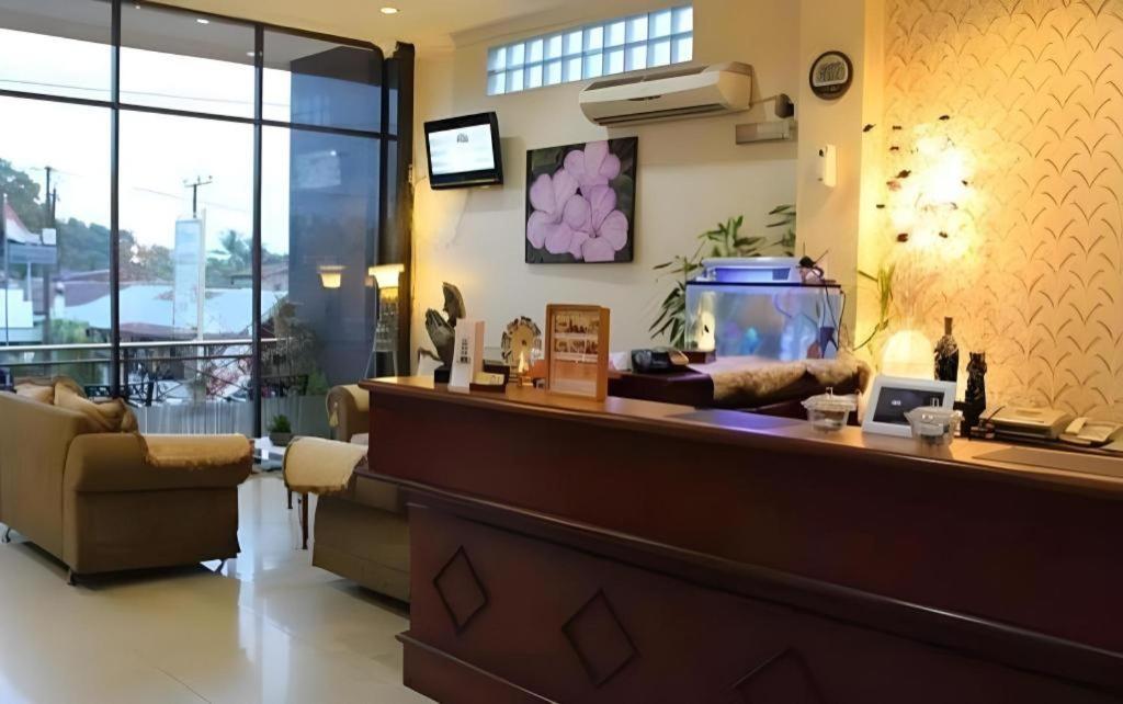 Hotel Dynasty Tarakan Eksteriør bilde