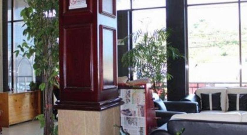 Hotel Dynasty Tarakan Eksteriør bilde