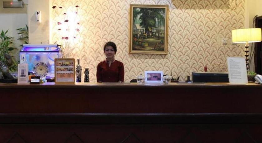 Hotel Dynasty Tarakan Eksteriør bilde