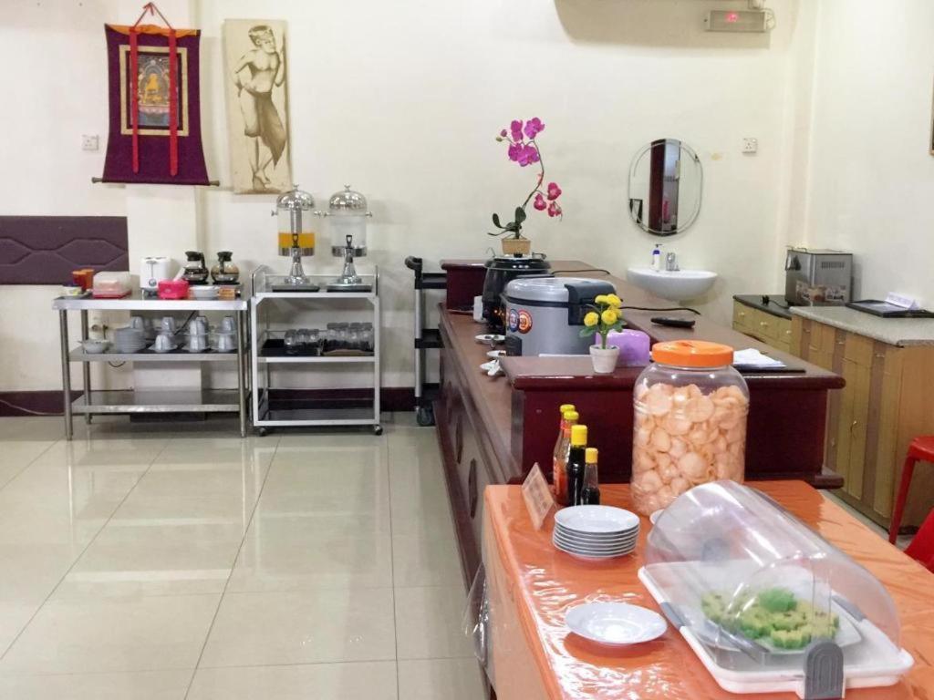 Hotel Dynasty Tarakan Eksteriør bilde